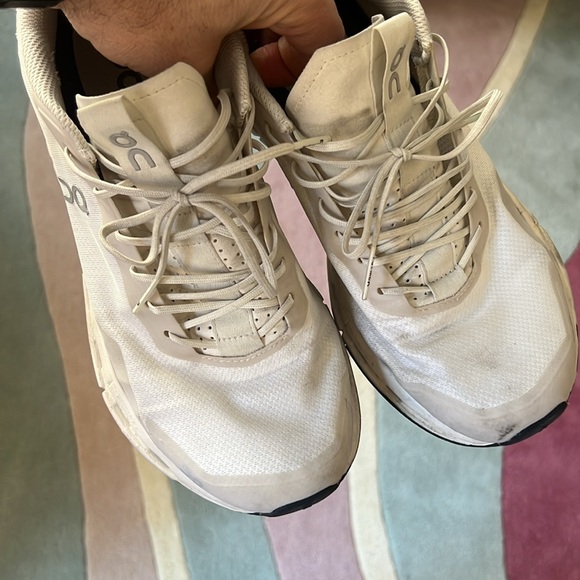 ON Running Cloudnova Form - Picture 7 of 11